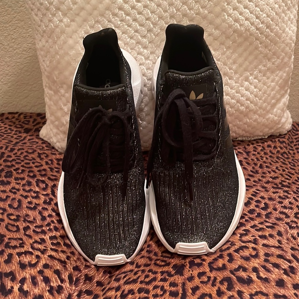 Adidas Eva-791005 Black and Gold